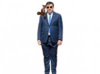 Саакашвили появился на публике в заправленных в носки брюках