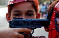 В Тбилиси пьяный отец отправил ребенка в детсад с пистолетом